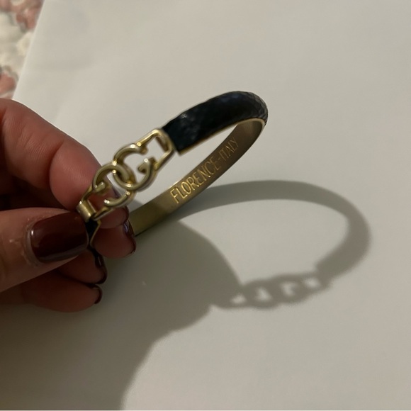 Gucci Gold Logo Bracelet with Black Band - Picture 7 of 9
